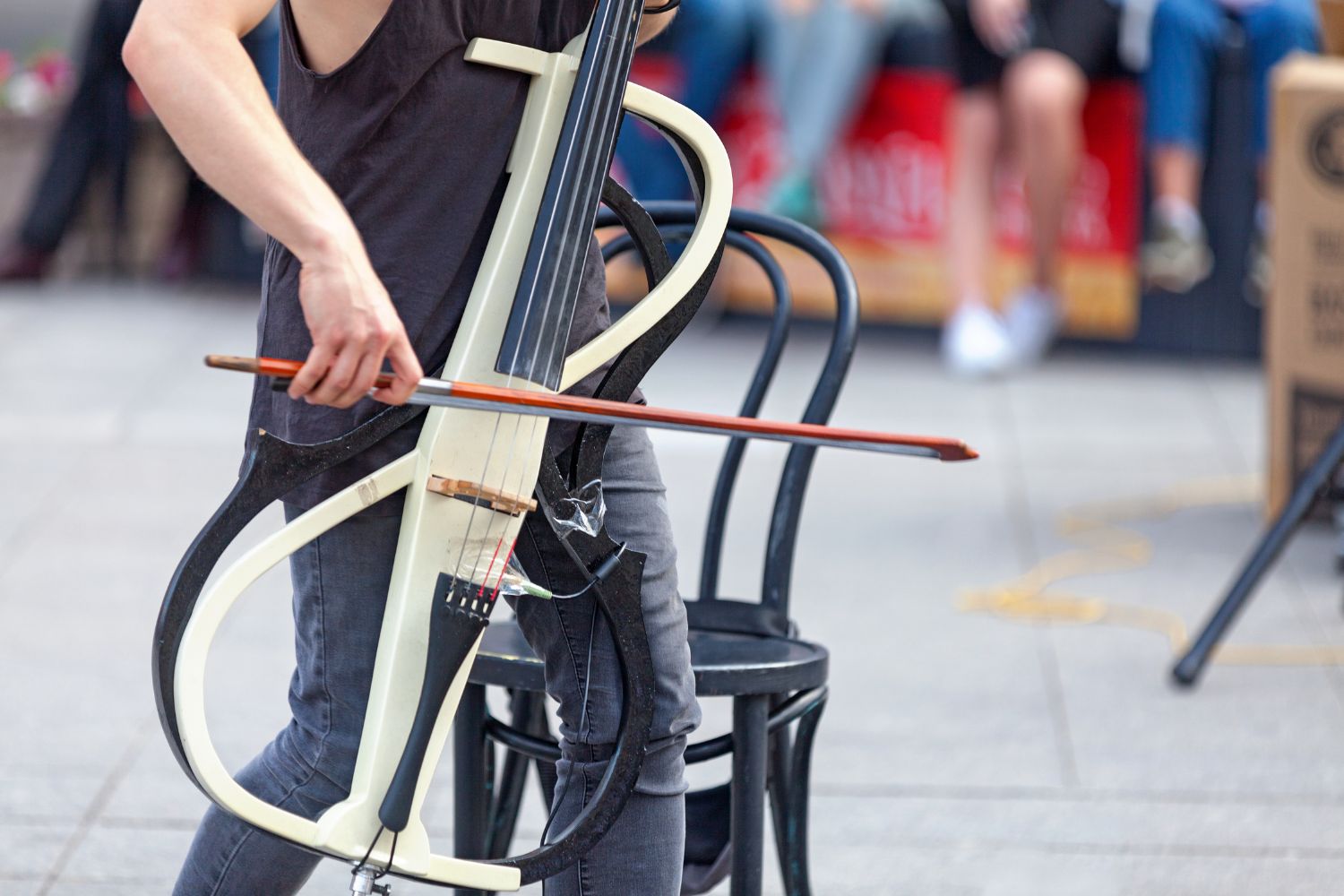 instrument-Cello-electrique-description