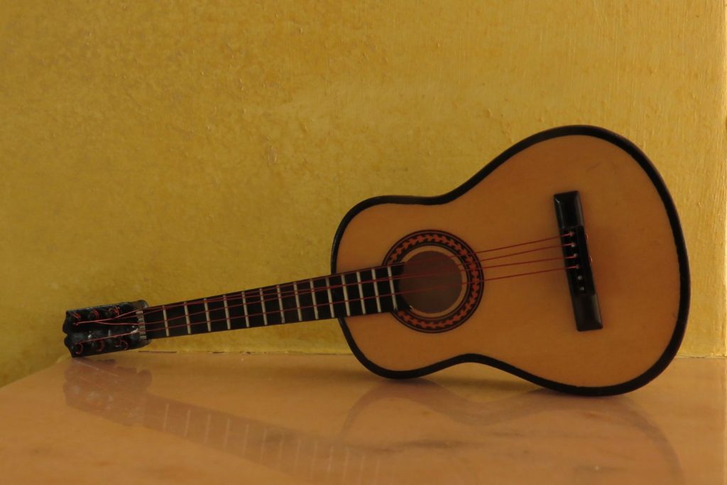 instrument-Chitarra-battente-apprendre